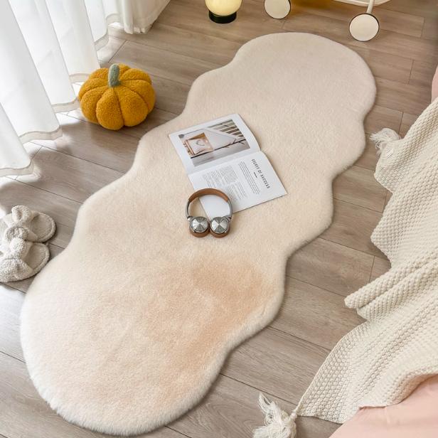 

Протиковзкий приліжковий м який килимок для підлоги Килимки Овальні пухнасті плюшеві килимові прикраси для дому Спальня Шеггі 70 * 150cm