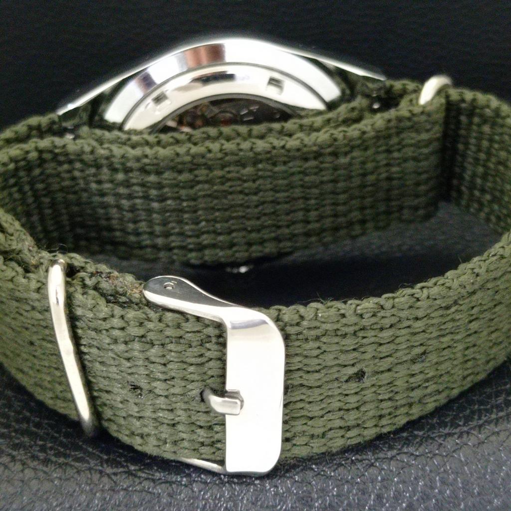 JAPAN VINTAGE SEIKO 5 AUTOMATIC REFURBISHED MENS GREEN DIAL WATCH a440674-4 Sk-a440674