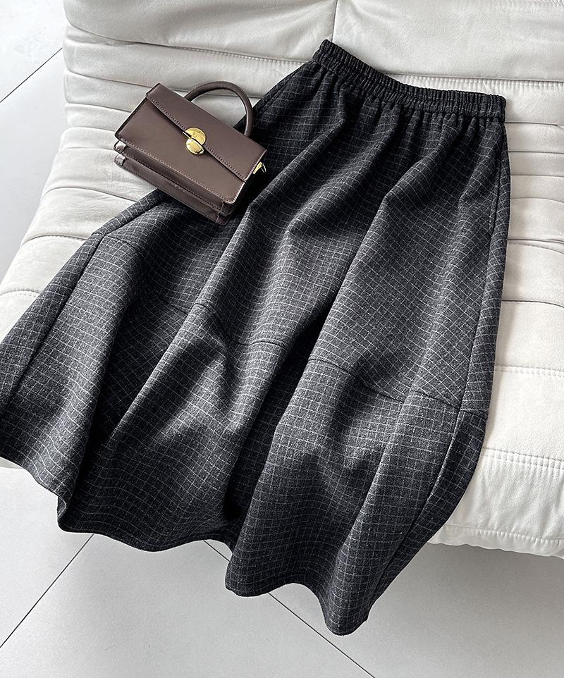 JuZhi Retro Plaid High-Waist Slimming Skirt for Women - Winter Collection