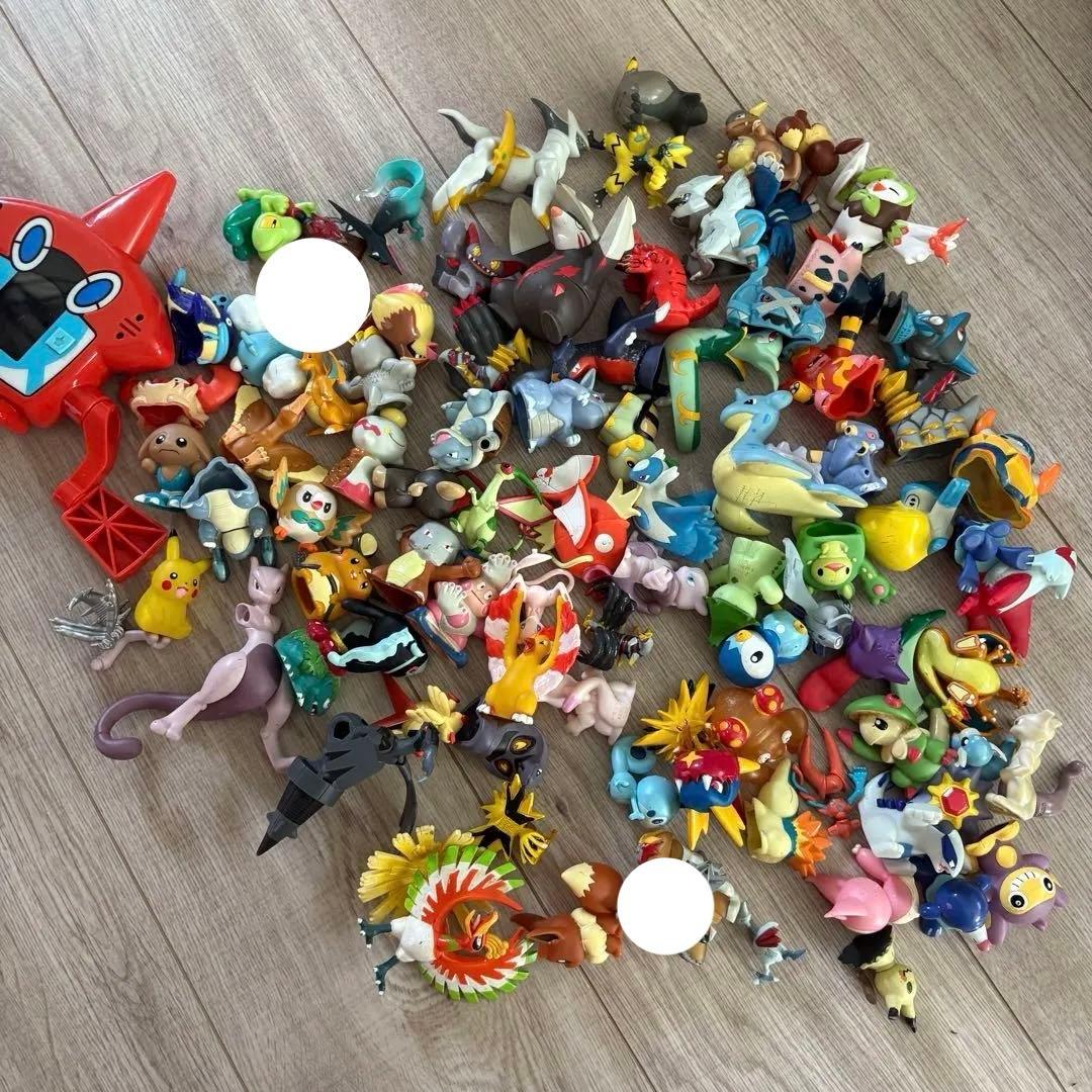 

[USED] Pokemon Figures