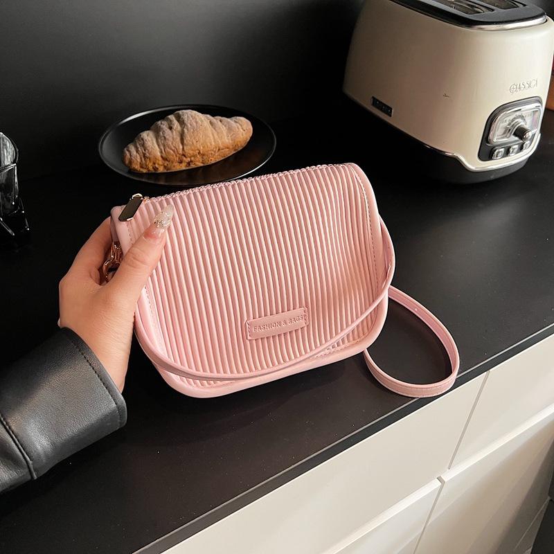 

Простая и высококлассная портативная маленькая квадратная сумка, новая модная сумка через плечо, нишевая дизайнерская сумка-мессенджер розовый