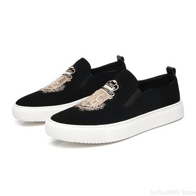 2026 Brandneue Herren Freizeitschuhe Schwarzes Wildleder Leder Mann Party Luxuriöse Stickerei Flache Schuhe Trend Slip-On Loafer