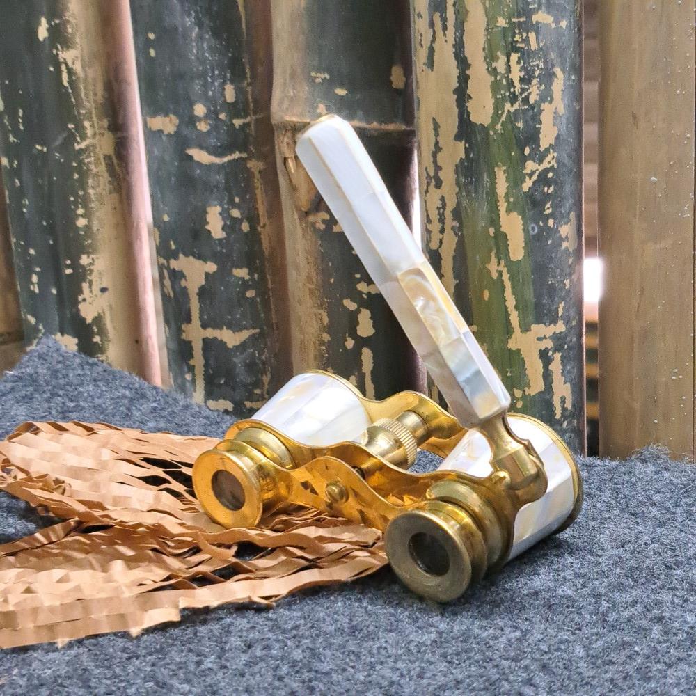 

Театральный бинокль из латуни с перламутровыми вставками – функциональный винтажный бинокль, 10x5x4 см – идеальный подарок для дедушки, путешествия или Рождества как