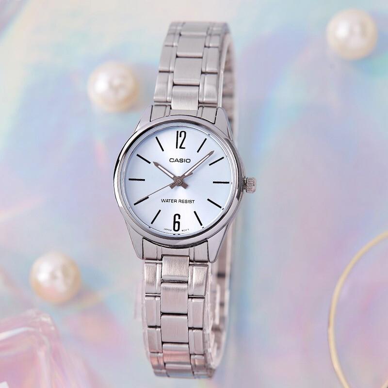 Casio Women's Standard Series Blue Watch LTP-V005D-2B LTP-V005D-2B