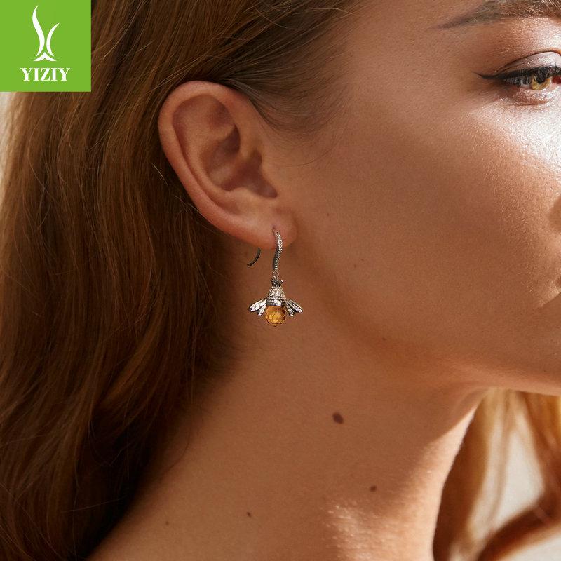 Cute Little Bee S925 Sterling Silver Earrings Female Personality Animal Zircon Crystal Stud Earrings Sce149