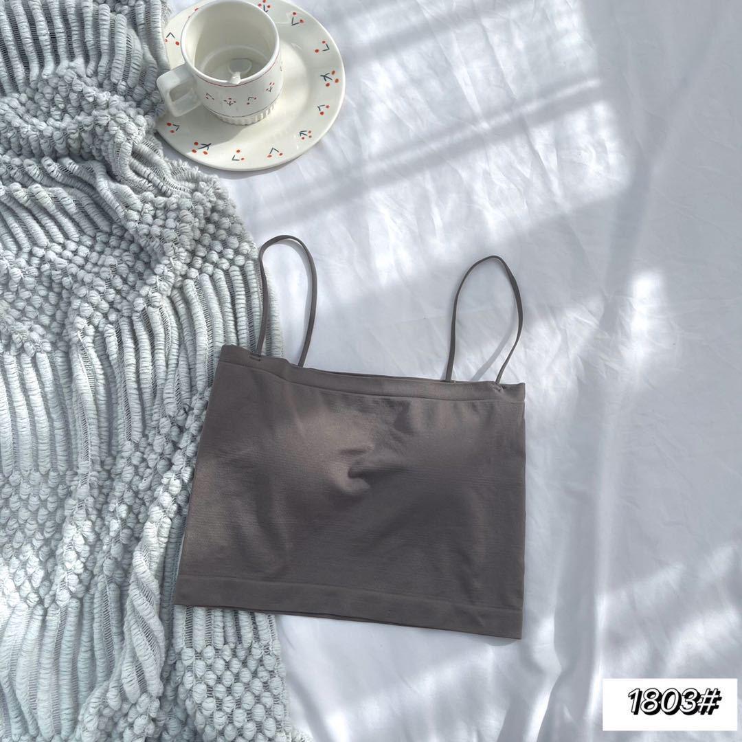 

Женский бесшовный топ-труба с интегрированной нагрудной накладкой, идеально подходит как для внутреннего, так и для внешнего ношения. One Size [80-135 lbs]