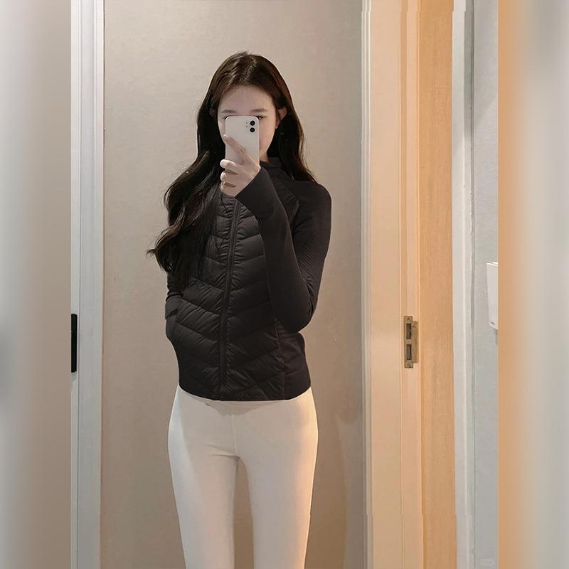 Jackets, down jackets, liners with coats, women enter winter, and the waist is light and thin.