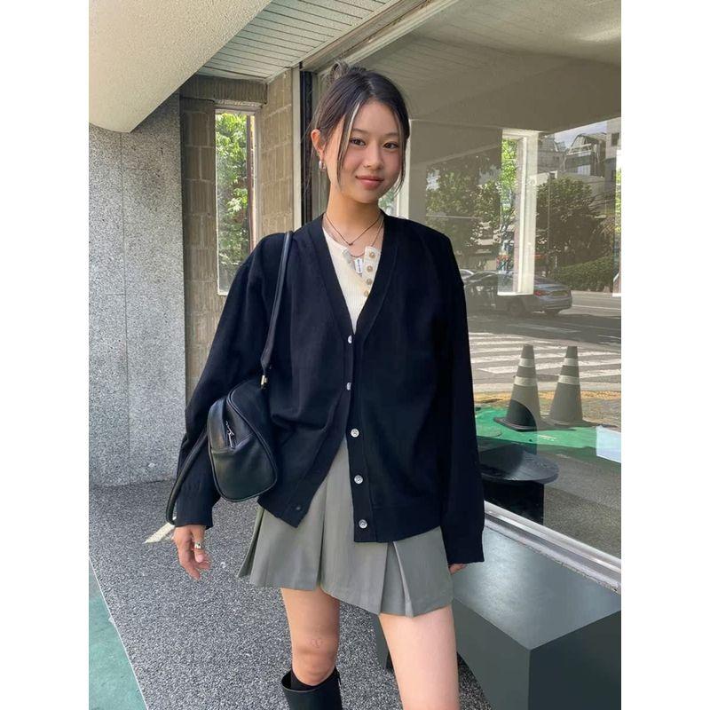 

SEI Minimalist Preppy Style Retro V-neck Knitted Cardigan Black(In stock) All yards