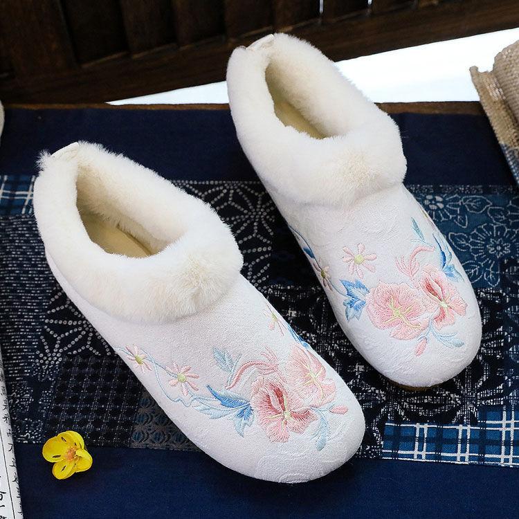 Women's Snow Boots Autumn New Plush Inner Lining Women's Cloth Shoes Retro National Style Low Heel Embroidered Shoes