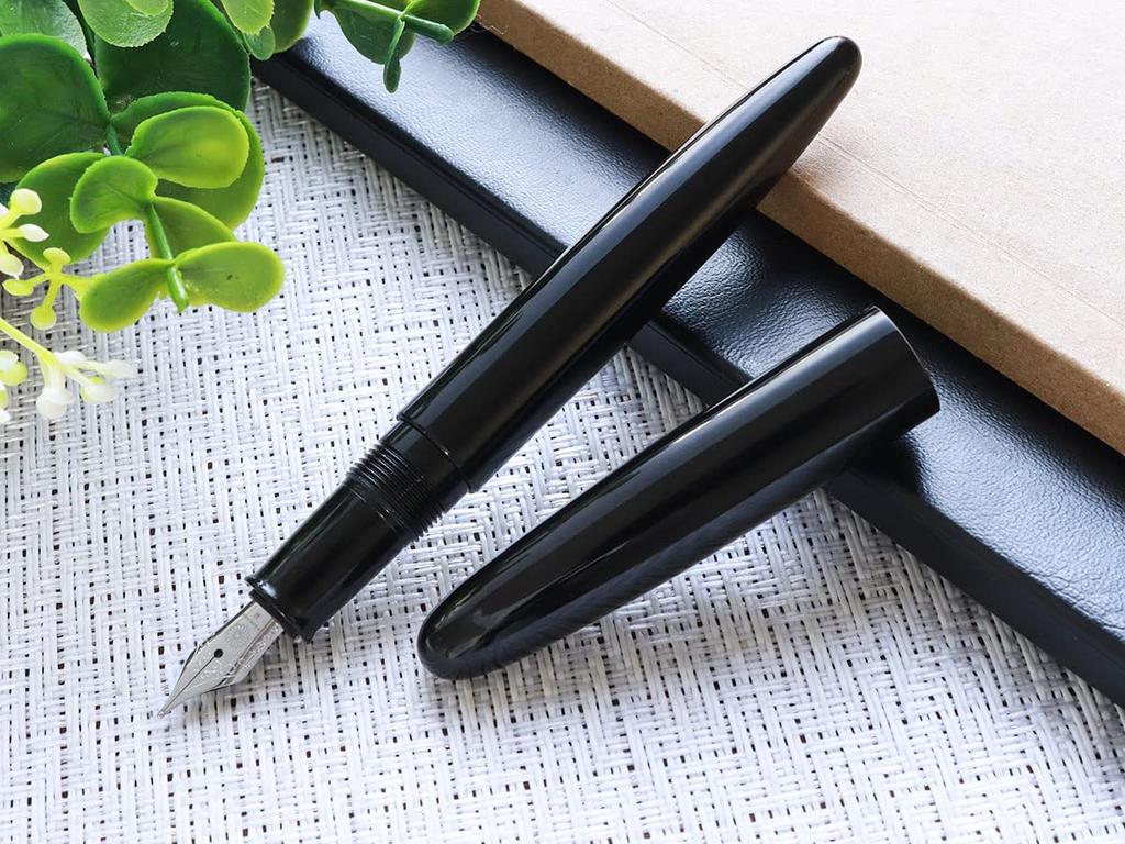 WANCHER Dream Pen Timeless Silkblack Short Mini Fountain Pen Jr. Cigar-Shaped (Medium Nib)