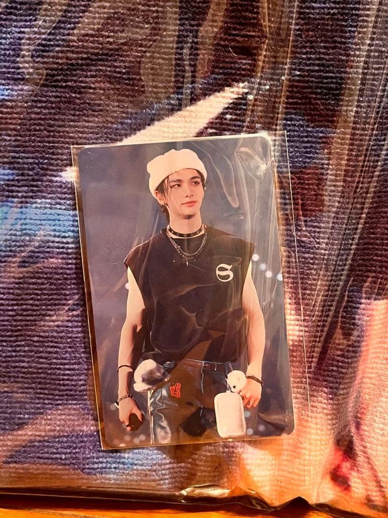 [USED] Stray Kids Hyunjin Live Photo Towel with Trading Card
