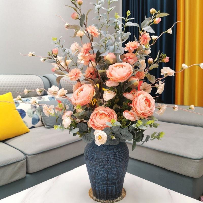 Künstlicher Pfingstrosenstrauß in leichter Luxusvase für Heim- oder Esszimmerdekoration Nordisches Arrangement