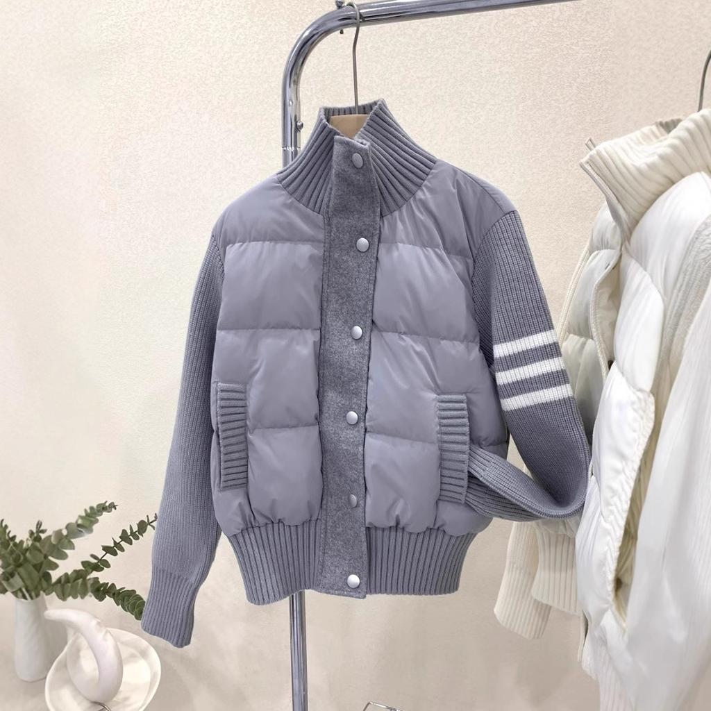 Wear a small short white goose down jacket for women's autumn and winter new knitted splicing niche