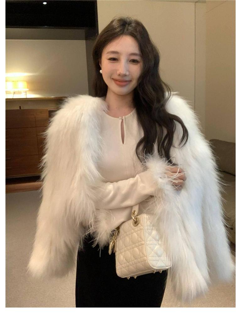 Women's Korean Style White Fluffy Long Sleeve Base Layer Top for Autumn/Winter - Slim Fit, Stylish, and Suitable as Outerwear