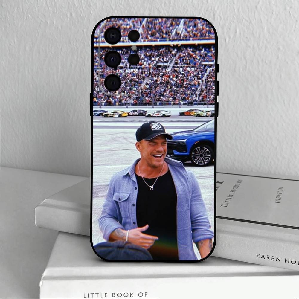 Alan Ritchson Actor  Phone Case For Samsung S25,24,23,22,30,21,10,9,Ultra,Plus,Lite,FE,4,5 G Soft Black Case