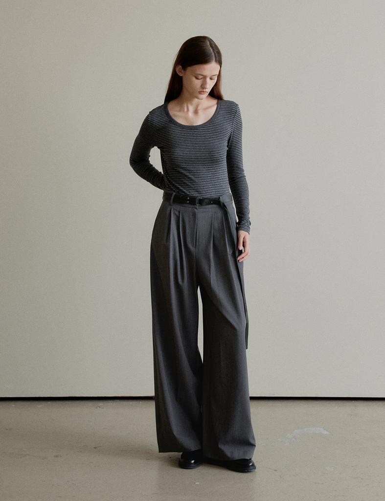The Ello Tailored Two Tuck Wide Pants (Gray)