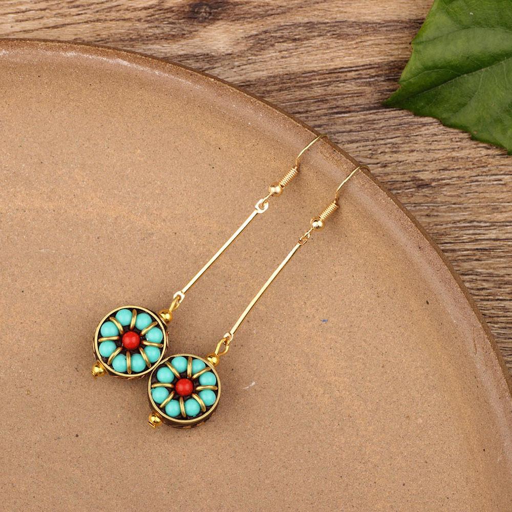 Vintage Nepal inkrustowane kolczyki w stylu egzotycznym z prostym, ręcznie robionym wzorem Etniczne kolczyki w stylu tybetańskim Biżuteria Prezent