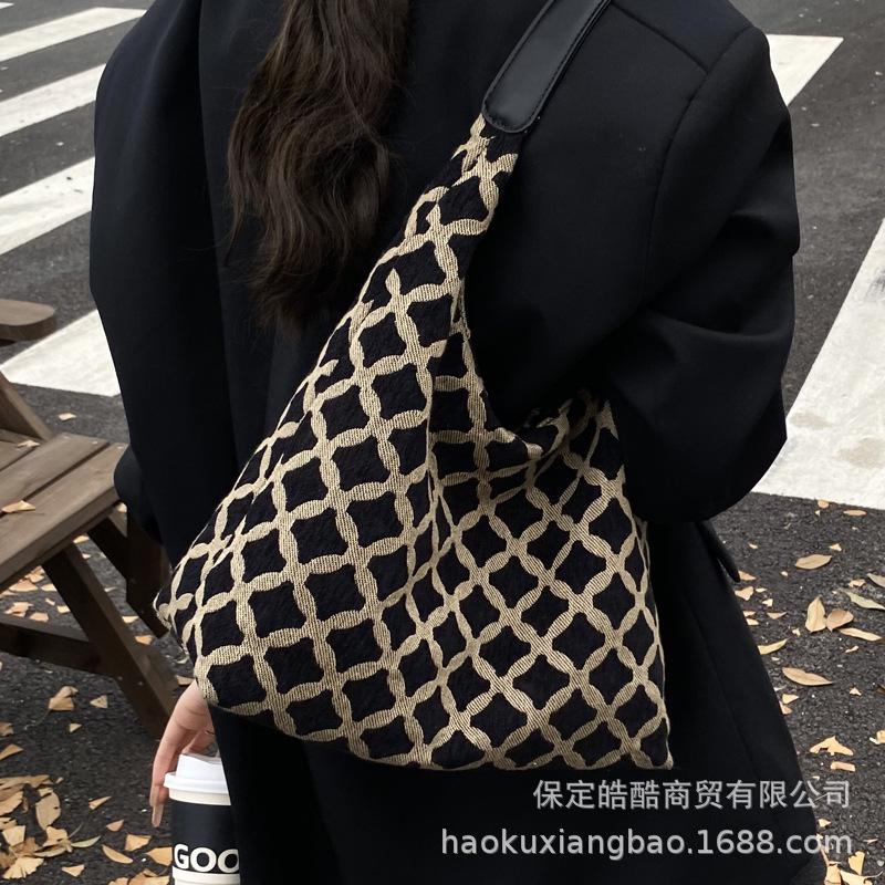 Premium Sense Retro Bag Women's 2025 New Autumn and Winter Fashion Simple Shoulder Bag Large Capacity Commuter Tote Bag