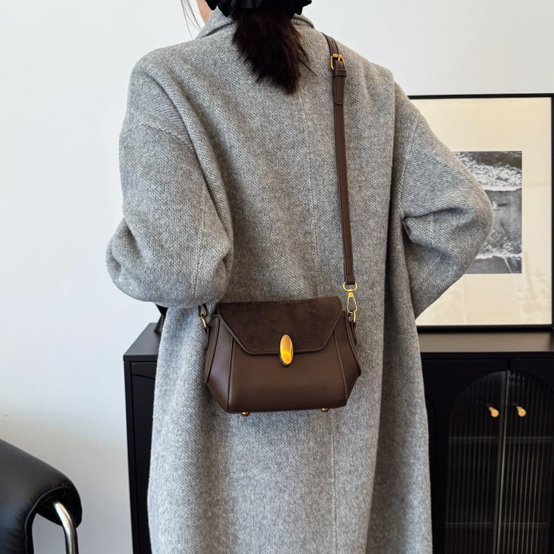 Niche underarm bag women's 2025 new trendy foreign fashion ins fashion shoulder bag beautiful retro oblique span bag