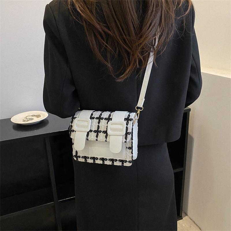 Chic Lightweight Canvas Shoulder Bag Modern Simple Crossbody Purse For Women