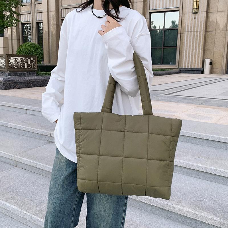 New multi-functional large-capacity padded checkered handbag Korean winter going out light commuting underarm shoulder bag