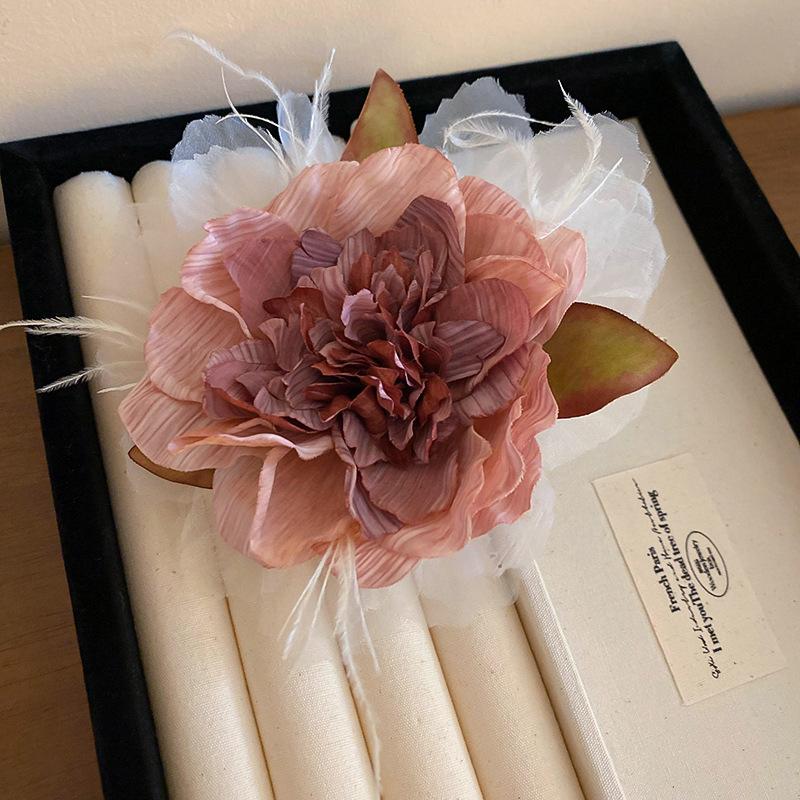 

Корейская версия заколки для волос с цветком и пером, женская, нишевая, для отпуска, в стиле ветра, зажим-уточка, милая, высококлассная, аксессуары для ранней весны, аксессуар для волос