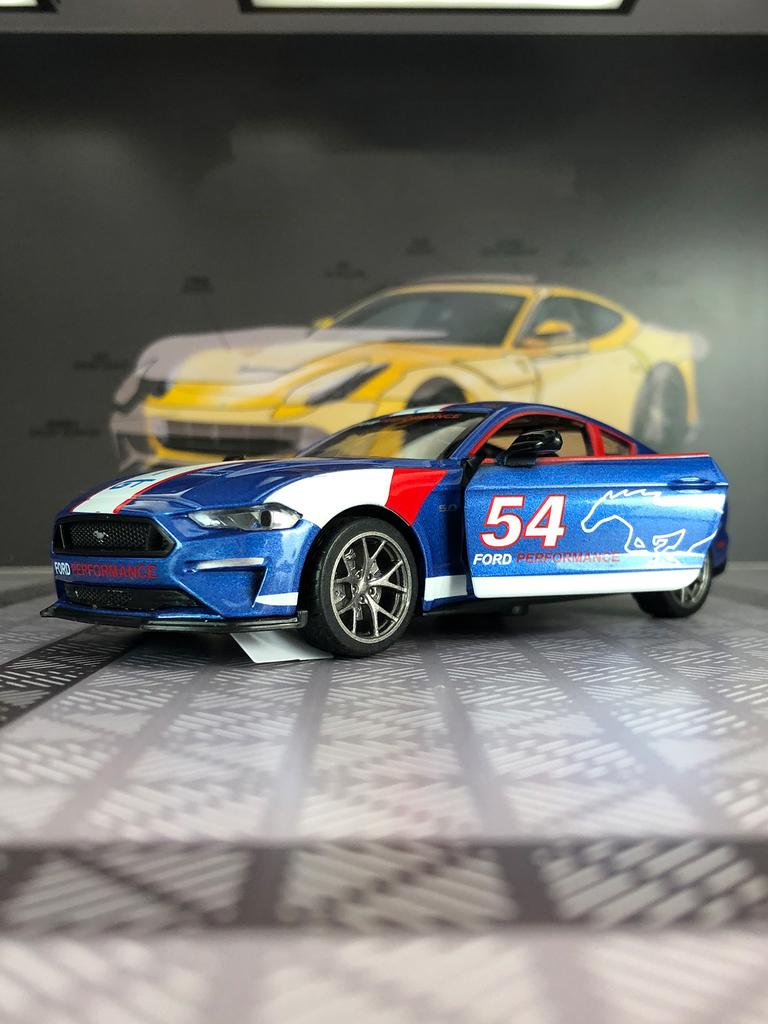 CCA 1:34 Simulation Zinc Alloy Ford Mustang GT 2018 Model Car, Static Ornament, Metal Collectible Gift Car