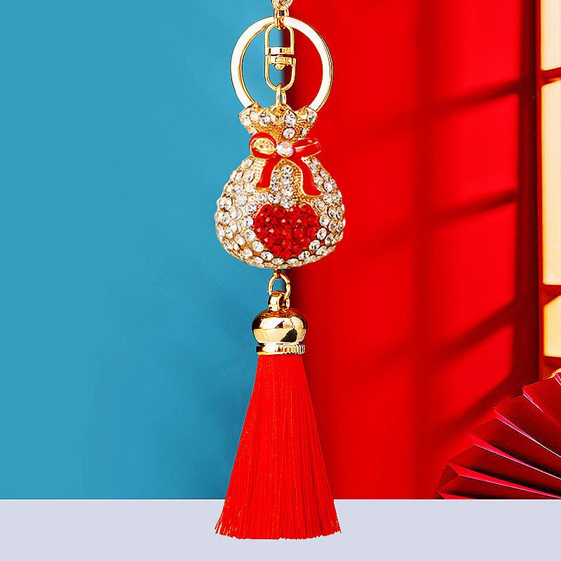Heartshaped Crafted Beautifully Tassel Keyring In Variety Of Colors For Memorable Moments Gifting