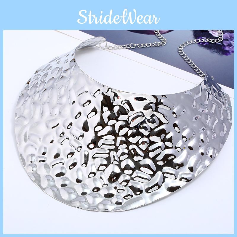 Embossed Colorful Fashionable Metal Disc Design Women Necklace For Style Vintage