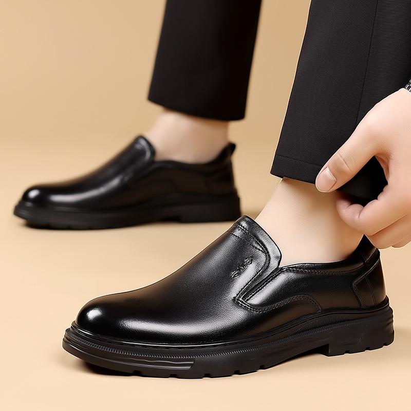 Leather Man Casual Shoes Breathable Loafers Moccasins Breathable Slip on Flats Driving Shoes Classic Men Wedding Shoes