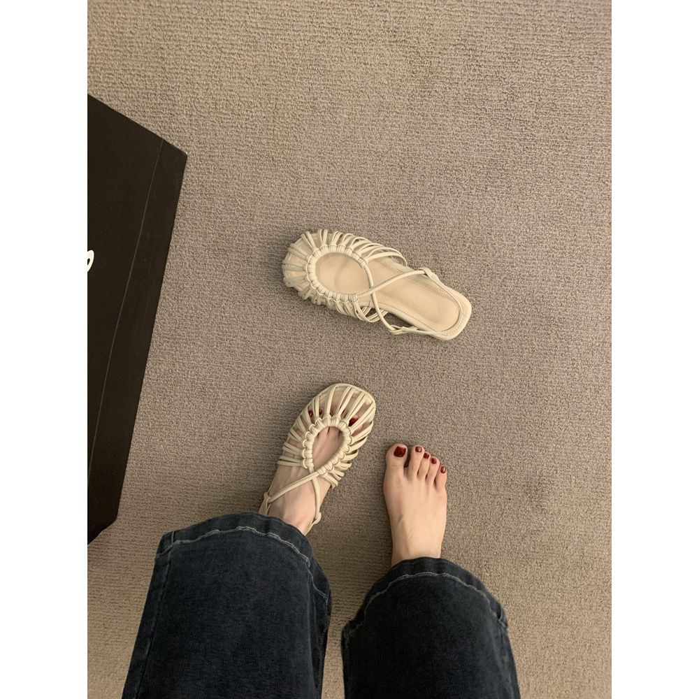 

Baotou sandals women s summer flat bottom 2025 new Korean version literary and retro woven hollow fairy style casual Roman shoes 40 бежевый