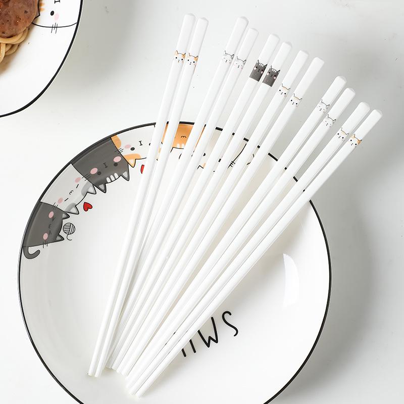 Eco-Friendly Bone China Ceramic Chopstick Set: Non-Slip, High Strength, Anti-Mold, Personalized Design for Home Use.