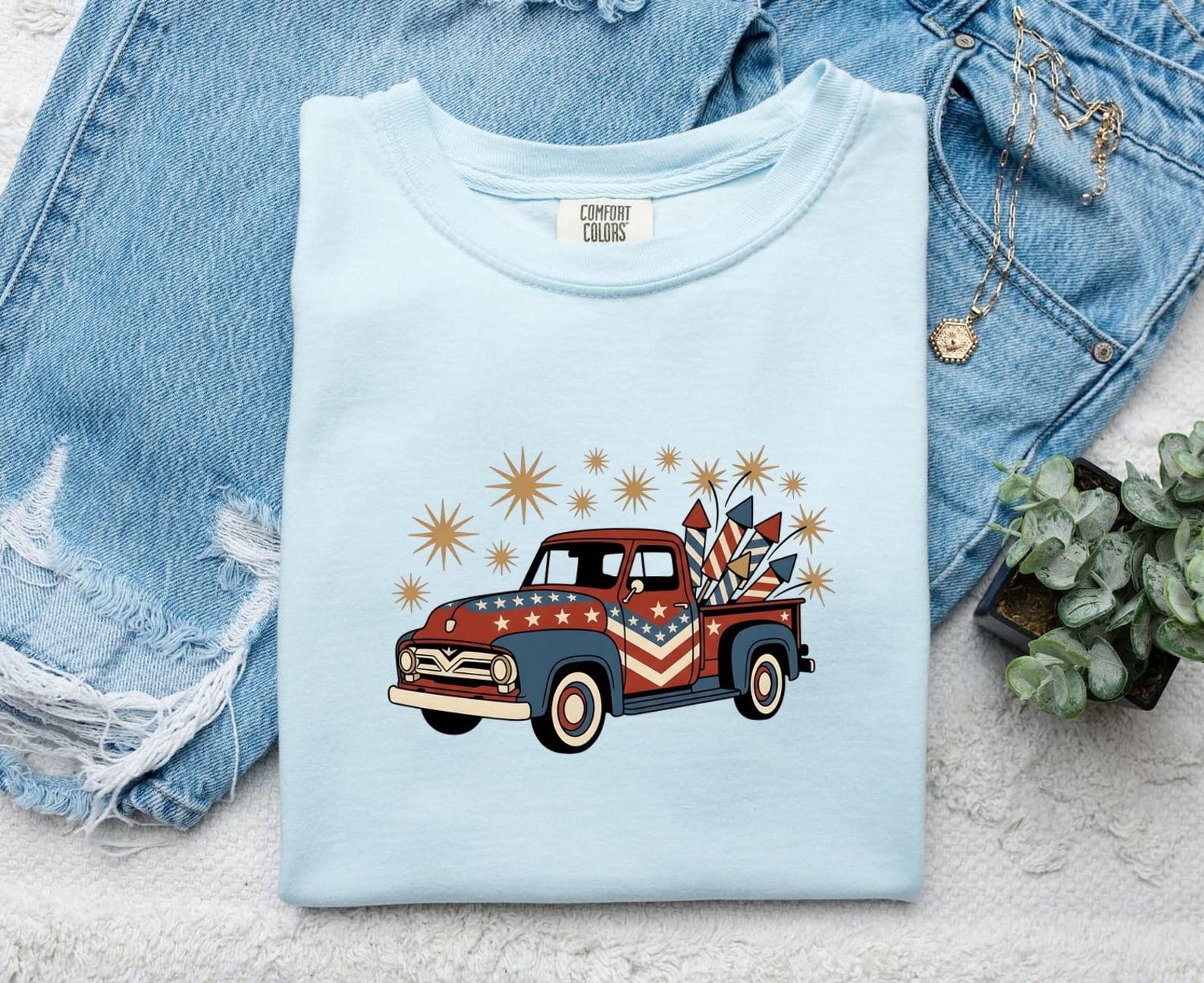 Antique Truck Shirt 4th Of July Celebration Gift Women Country Tee Vintage Truck T-Shirt Fireworks Enthusiast Folk Tshirt Party Graphic L