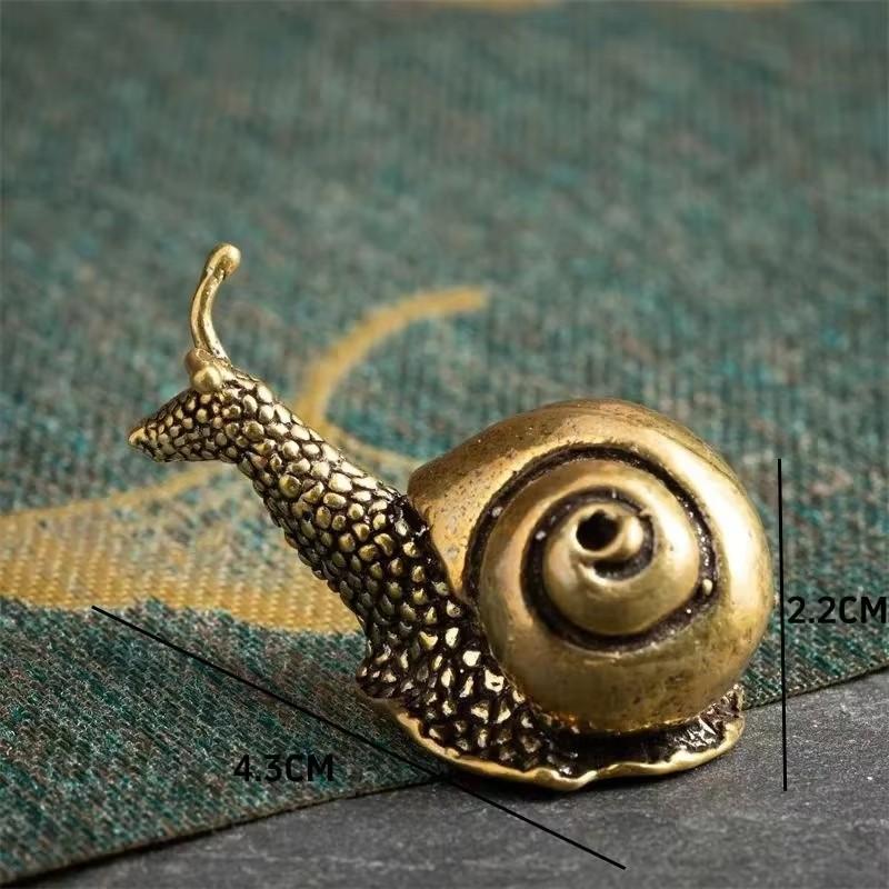 Solid Copper Snail Ornaments Brass Simulation Animal Figurines Tea Pet Miniatures Home Decorations Feng Shui Gift Figurines