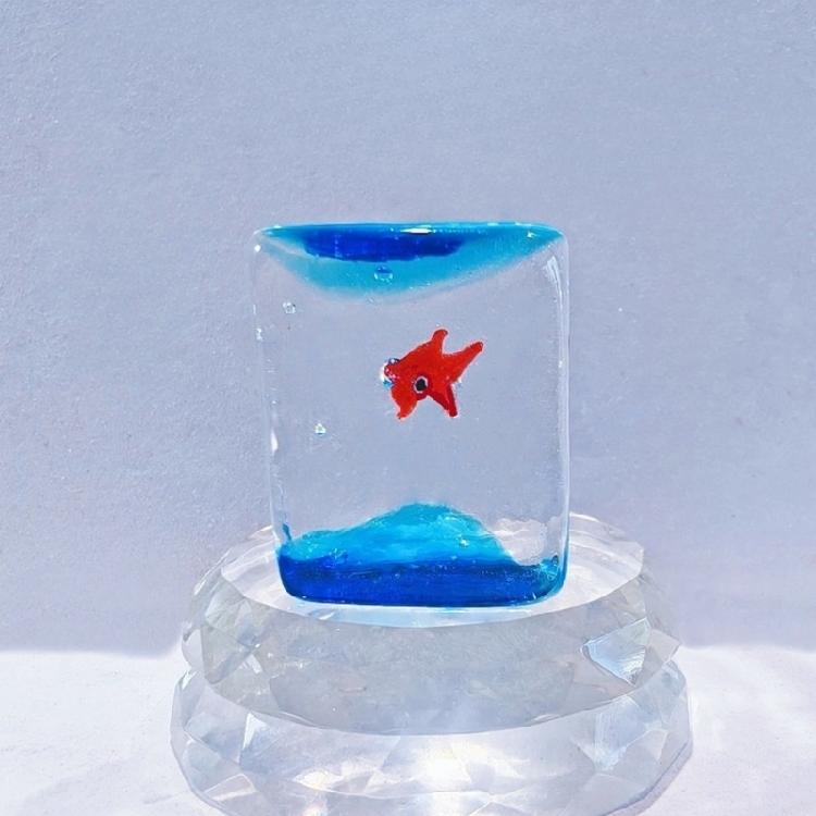 Glass Fish Tanks Figurines Collection Glass Ornament Statue Car Interior Dashboards Ornament for Birthday Home Decors