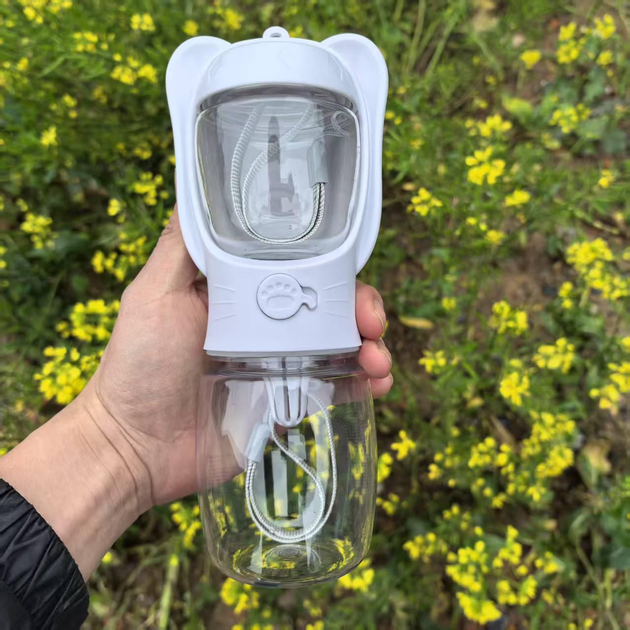 

Dual Pet Water & Food Bottle: Portable 2-in-1 Outdoor Drinking Cup & Feeding Bowl for Dogs & Cats