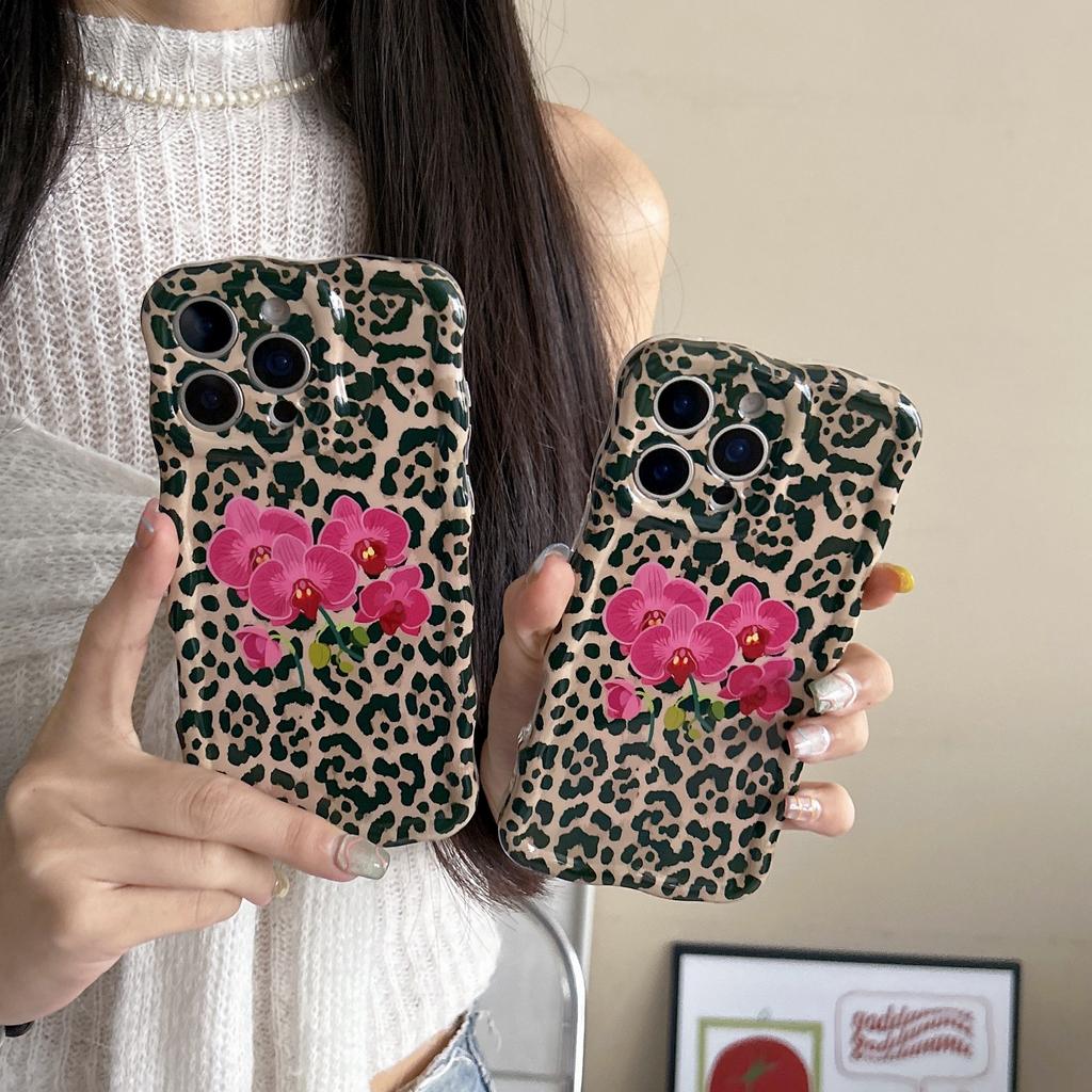 European and American personalized leopard print flowers are suitable for iPhone16promax Apple 15 mobile phone case 14/13 wave case IMD