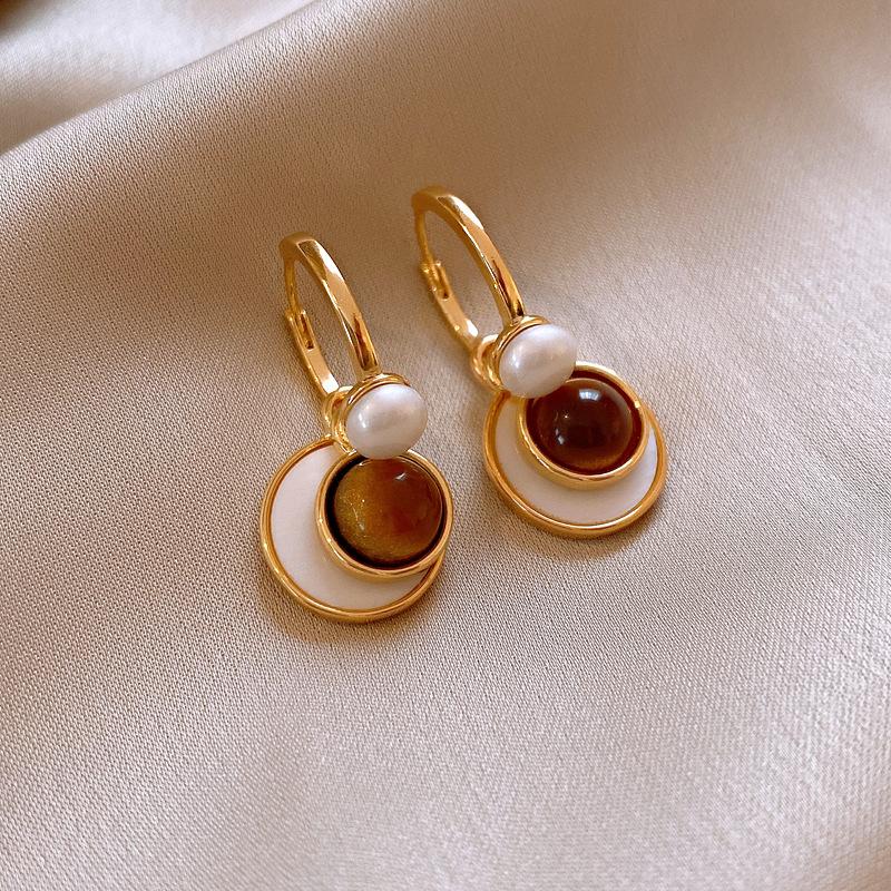 

Electroplated Round Fritillary Artificial Tiger s Eye Earrings Temperament Maillard Ear Buckle Earrings