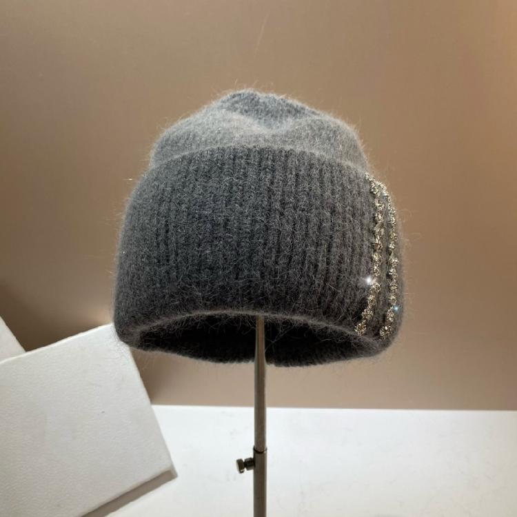Rhinestones Unisex Hats Outdoor Fuzzy Winter Hat Handmade Protable Hat Suitable for Various Head Size