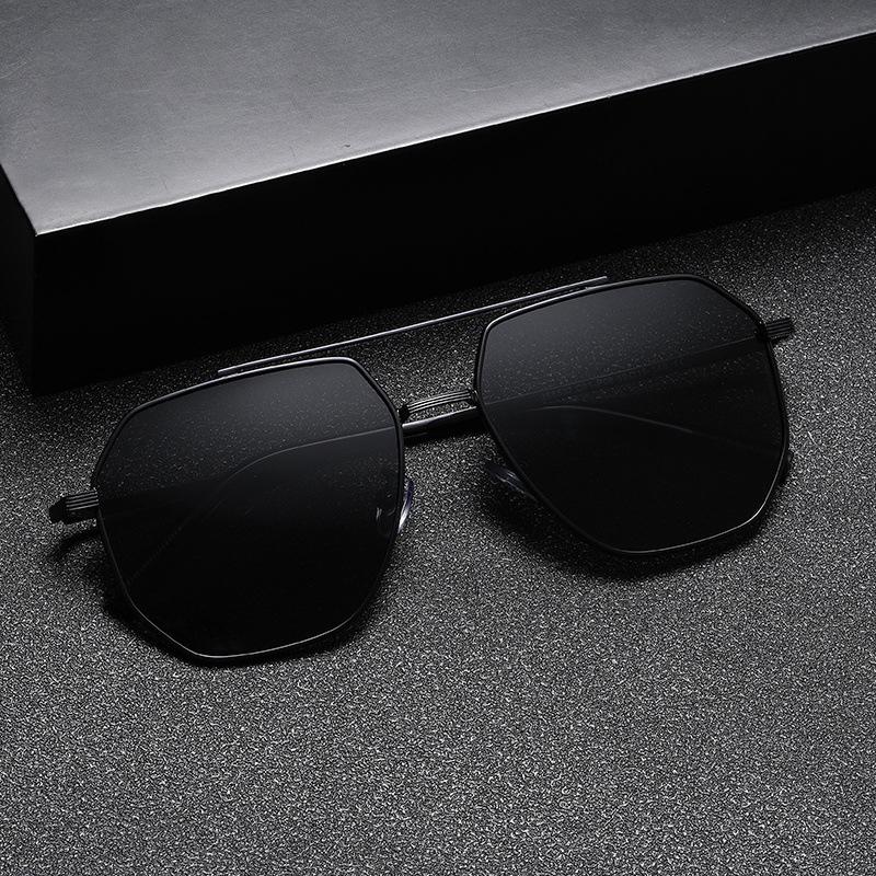 New Sunglasses Luxury Brand Design Fashionable Women Sunglasses Retro Men Uv Resistant Toad Mirrors Driving Fishing Sunglasses