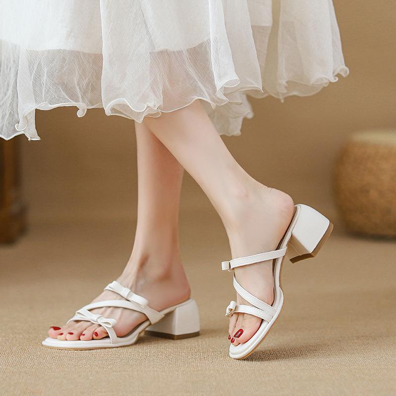 

Женские сандалии с ремешком на одно слово и юбкой, красивые крутые шлепанцы на высоком толстом каблуке 40 абрикосовый