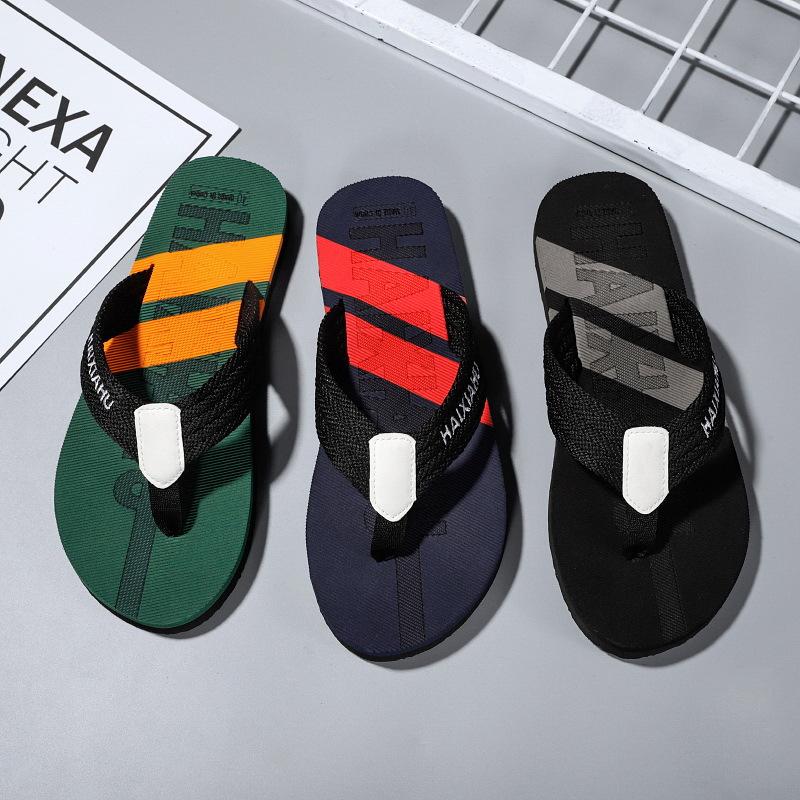 Men's Fashionable Summer Flip Flops Flat Sole Bathroom Non-slip Slippers Outdoor Beach Sandals Soft Rubber Indoor Home Slippers