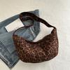 Urban Leopard Print Tote Bag With Zipper Closure For Daily Use