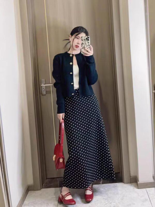 Korean High-End Black Polka Dot A-line Skirt for Women - Autumn/Winter, High-Waisted, Slimming, Versatile, Hip-Hugging, Drape Loose Fit.