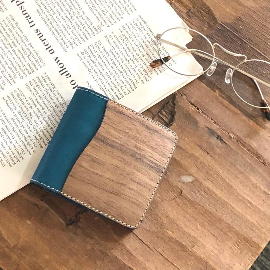 REAL Equip Wallet Wallet Thin Compact Multifunctional Cashless Men Women Genuine Leather Natural Wood Wood Leather Made In Japan [VARCO WOOD] Bi-fold
