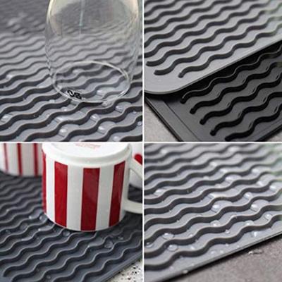1Pcs New Kitchen Placemat Silicone Drying Mat Wave Draining Pad Non-slip Heat Insulation Pad Dish Holder Foldable Table Mat