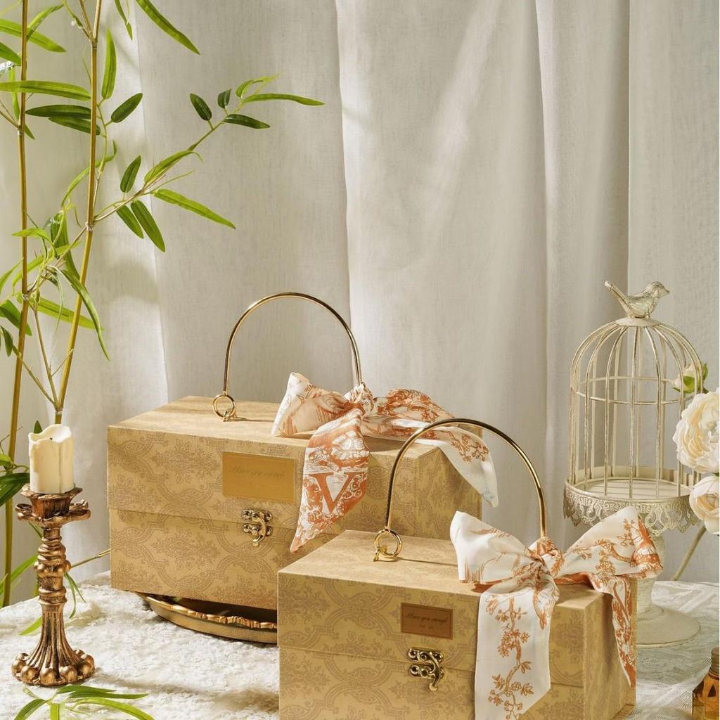 Red Wedding Favor Box with Silk Flower for Bridesmaids and Groomsmen