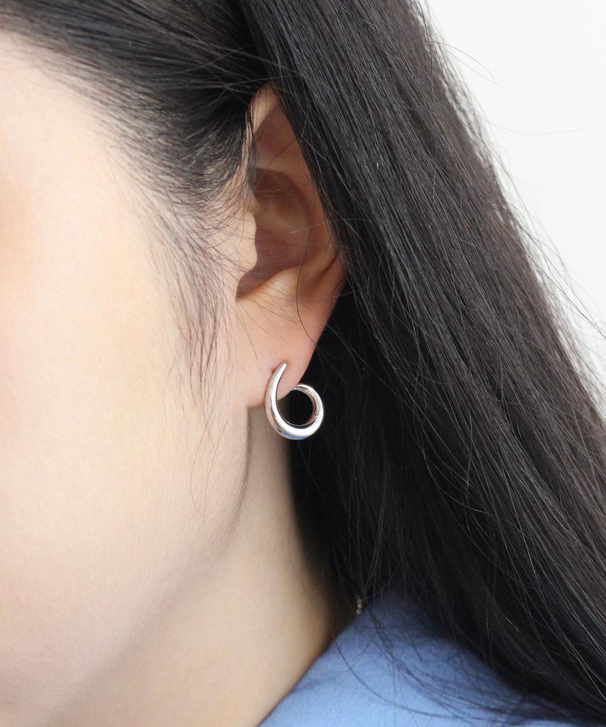 Madin'Ly Virgule Earring
