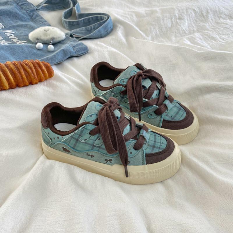 Retro thick baseplate shoes women's autumn little white shoes student versatile shoes contrasting color splicing bread shoes