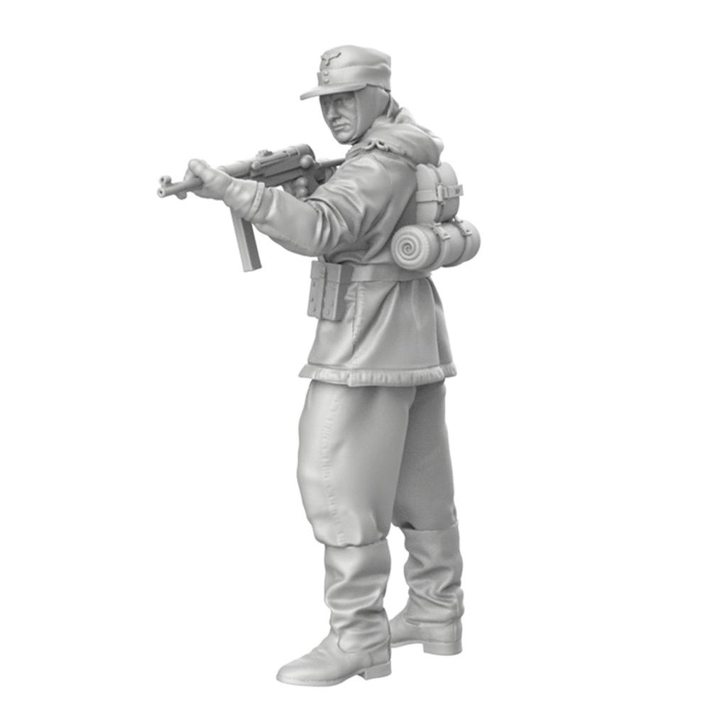 11 German Figures at 1:72 Scale As A Gift for